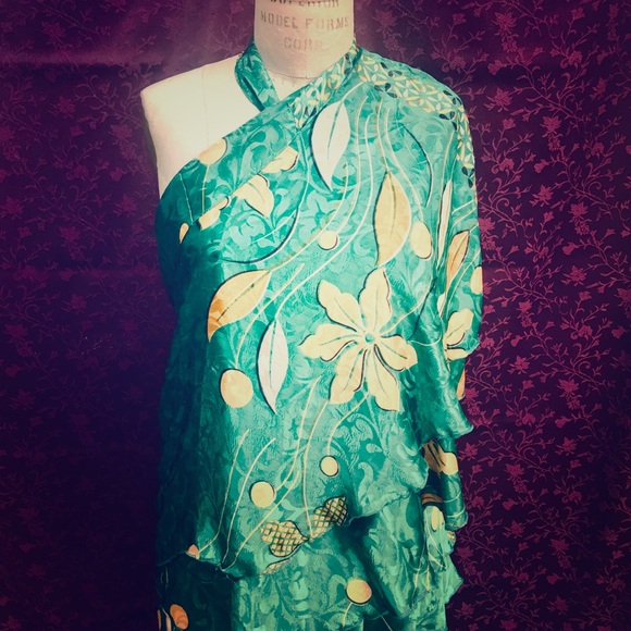 Bellissima Fashion Silk Wrap! - Picture 1 of 6